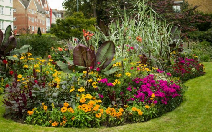 Nous menons à bien votre projet de création de jardin à Paris ou dans les communes avoisinantes.